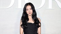 Adu Gaya Jisoo dan Rose BLACKPINK di Paris Fashion Week, Kompak Pakai Hitam