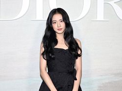 Adu Gaya Jisoo dan Rose BLACKPINK di Paris Fashion Week, Kompak Pakai Hitam