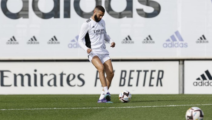 MADRID, SPAIN - SEPTEMBER 28: Karim Benzema of Real Madrid trains with his teammates at Valdebebas training ground on September 28, 2022 in Madrid, Spain. (Photo by Helios de la Rubia/Real Madrid via Getty Images)