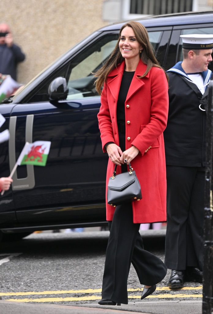 Britain's Catherine, Princess of Wales meets with members of the public following a visit the RNLI (Royal National Lifeboat Institution) Holyhead Lifeboat Station in Anglesey, north west Wales on September 27, 2022. (Photo by Paul ELLIS / POOL / AFP) (Photo by PAUL ELLIS/POOL/AFP via Getty Images)