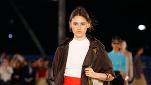 10 Koleksi Busana Tory Burch Spring/Summer 2023, Terinspirasi Era 90-an