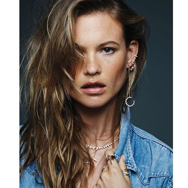 Lahir di Afrika Selatan