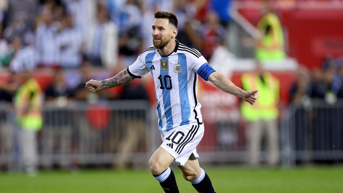 Lionel Messi HARRISON, NEW JERSEY - SEPTEMBER 27: Lionel Messi #10 of Argentina celebrates his goal in the second half against Jamaica at Red Bull Arena on September 27, 2022 in Harrison, New Jersey. Argentina defeated Jamaica 3-0. (Photo by Elsa/Getty Images)