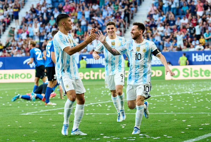 HARRISON, NEW JERSEY - SEPTEMBER 27:  Lionel Messi #10 of Argentina celebrates his goal in the second half against Jamaica at Red Bull Arena on September 27, 2022 in Harrison, New Jersey. Argentina defeated Jamaica 3-0. (Photo by Elsa/Getty Images)