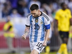 Lionel Messi masuk sebagai pemain pengganti saat Argentina melibas Jamaika 3-0 dalam laga di Red Bull Arena, New Jersey, Amerika Serikat. Messi mencetak dua gol di laga itu, sementara gol lainnya ditorehkan Julian Alvarez. (Foto: AP/Eduardo Munoz Alvarez)
