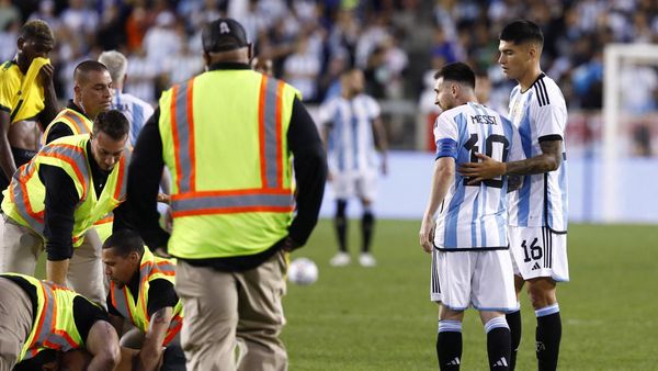 Foto: Kejar Messi, Kau Ditangkap