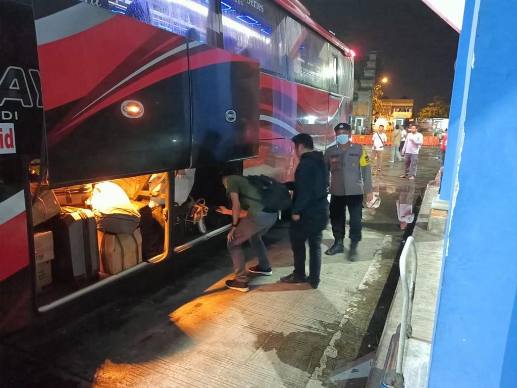 Satgas Polda Pelototi Pintu-pintu Masuk Bali Jelang G20 Satgas Polda Pelototi Pintu-pintu Masuk Bali Jelang G20