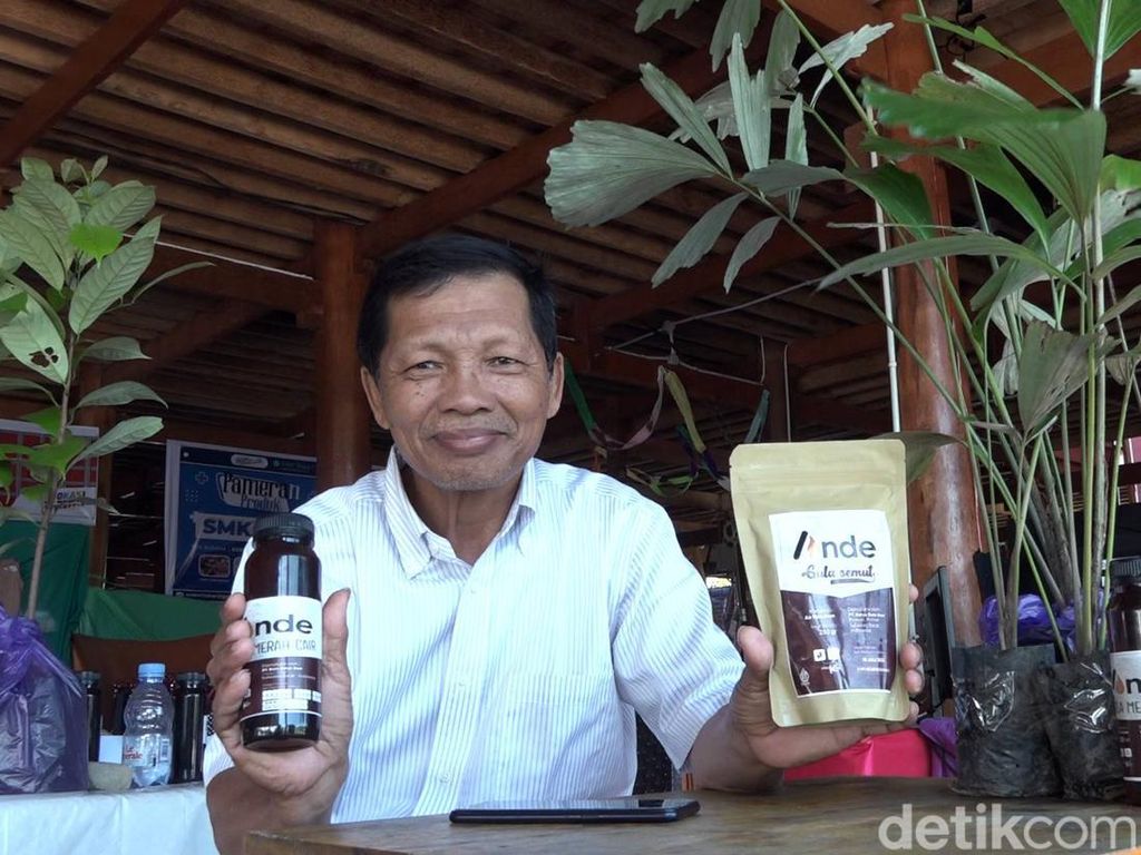 Pria di Polman Sukses Berdayakan Warga Produksi Gula Aren, Sempat Dikira Gila