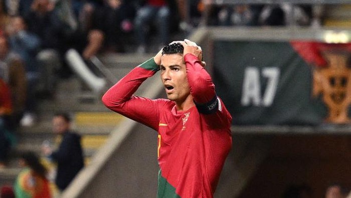 BRAGA, PORTUGAL - SEPTEMBER 27: Cristiano Ronaldo of Portugal reacts during the UEFA Nations League League A Group 2 match between Portugal and Spain at Estadio Municipal de Braga on September 27, 2022 in Braga, Portugal. (Photo by Octavio Passos/Getty Images)