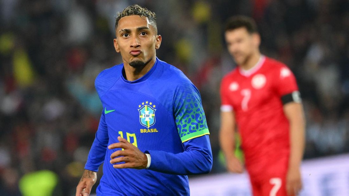 Hasil Brasil vs Tunisia. (Foto: AFP via Getty Images/ANNE-CHRISTINE POUJOULAT)