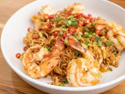 Resep Mie Goreng Udang Pedas ala Thai yang Enaknya Nampol