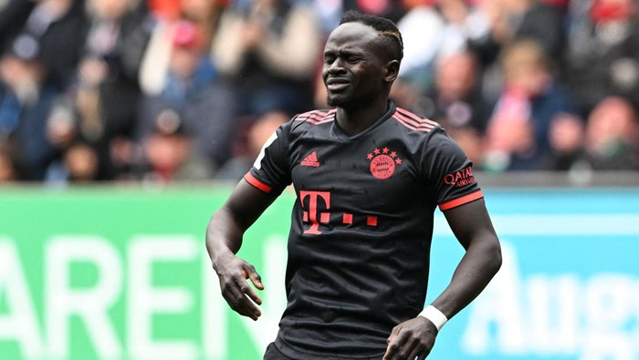 Bayern Munichs Senegalese forward Sadio Mane reacts during the German first division football Bundesliga match between FC Augsburg and FC Bayern Munich in Augsburg, southern Germany, on September 17, 2022. - DFL REGULATIONS PROHIBIT ANY USE OF PHOTOGRAPHS AS IMAGE SEQUENCES AND/OR QUASI-VIDEO (Photo by CHRISTOF STACHE / AFP) / DFL REGULATIONS PROHIBIT ANY USE OF PHOTOGRAPHS AS IMAGE SEQUENCES AND/OR QUASI-VIDEO (Photo by CHRISTOF STACHE/AFP via Getty Images)