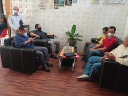 Warga Ngeluruk Kejari Lamongan, Tanyakan Laporan Dugaan Korupsi yang Mandek