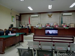 Oknum Satpol PP Surabaya yang Jual Barang Sitaan Jalani Sidang Perdana