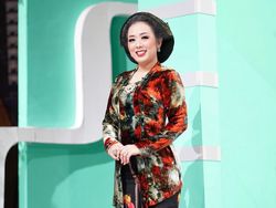 Soimah Dibuat Kesal saat Unboxing Suvenir Nikahan Kaesang-Erina