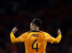 Bela Van Dijk, Jaap Stam Pakai Messi sebagai Pembanding