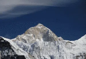 10 Gunung Tertinggi Dunia yang Bikin Tercengang 10 Gunung Tertinggi Dunia yang Bikin Tercengang