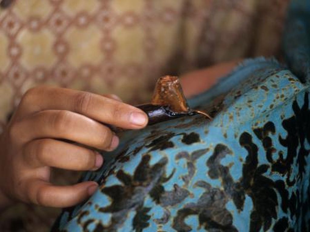 Asal-usul Peringatan Hari Batik Nasional Asal-usul Peringatan Hari Batik Nasional