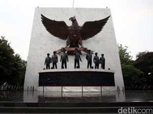 Melihat Monumen Pancasila Sakti dan Barang Peninggalan Pahlawan Revolusi Melihat Monumen Pancasila Sakti dan Barang Peninggalan Pahlawan Revolusi
