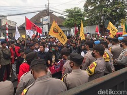 Petani Sukabumi Turun ke Jalan Minta Kejelasan Reforma Agraria