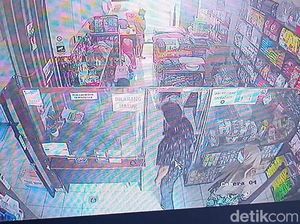 Bule Hipnotis Karyawan Toko di Medan, Uang dari Laci Kasir Dilarikan