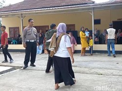 Emak-emak Ngamuk di Kantor Polisi Saat Laporkan Kasus Pencabulan