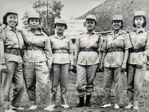 Kiprah Hansip Zaman Dulu: Garda Terdepan Warga Lawan PKI Kiprah Hansip Zaman Dulu: Garda Terdepan Warga Lawan PKI