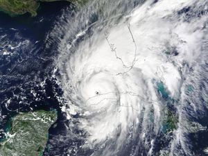 Citra Satelit Tangkap Pusaran Badai Ian yang Menghantam Florida