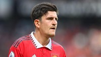 Harry Maguire mengisi pos bek tengah. Maguire dibeli mahal Manchester United dari Leicester seharga 87 juta Euro (Rp 1,44 triliun), menjadikannya bek termahal sejauh ini (Getty Images)