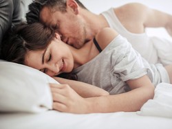 Dear Pasutri, Ini Masalah Kesehatan yang Bisa Sembuh saat Rutin Bercinta