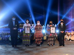 Iriana dan OASE-KIM Saksikan Konser Suara 1.000 Sasando, Pecahkan Rekor MURI