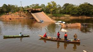 Jembatan di Brasil Runtuh Saat Mobil-mobil Melintas, 15 Orang Hilang