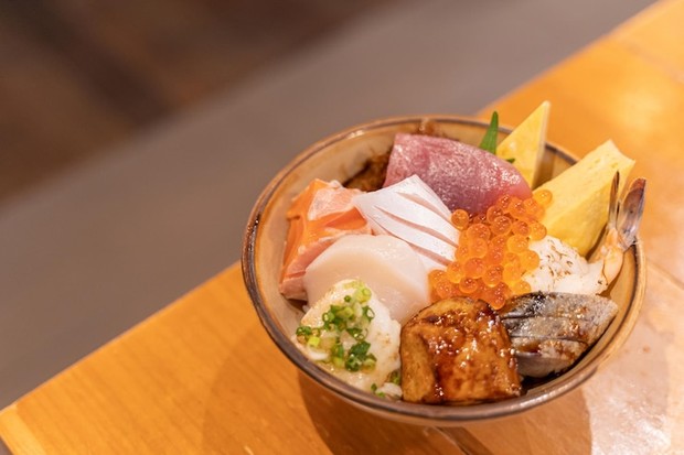 Kaisendon donburi kuliner khas Hokkaido/Foto: Freepik/aonip wisata kuliner makanan khas Jepang