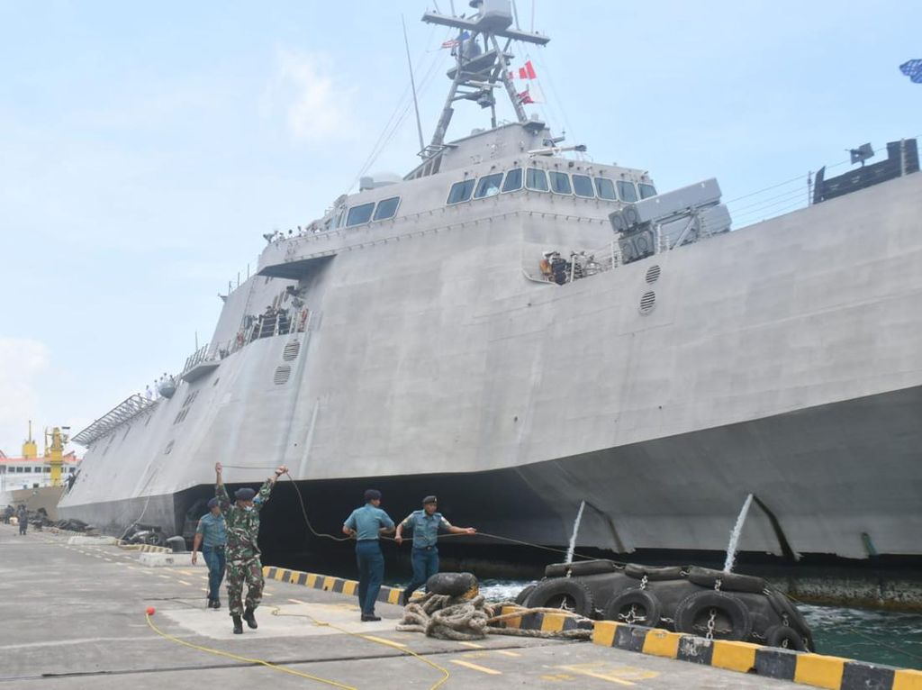 Kapal Perang Amerika Serikat Singgah di Bali, Mau Ngapain Ya? Kapal Perang Amerika Serikat Singgah di Bali, Mau Ngapain Ya?