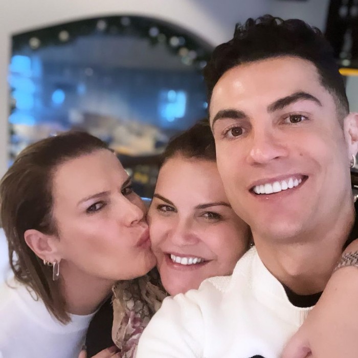Katia Aveiro, kakak Cristiano Ronaldo