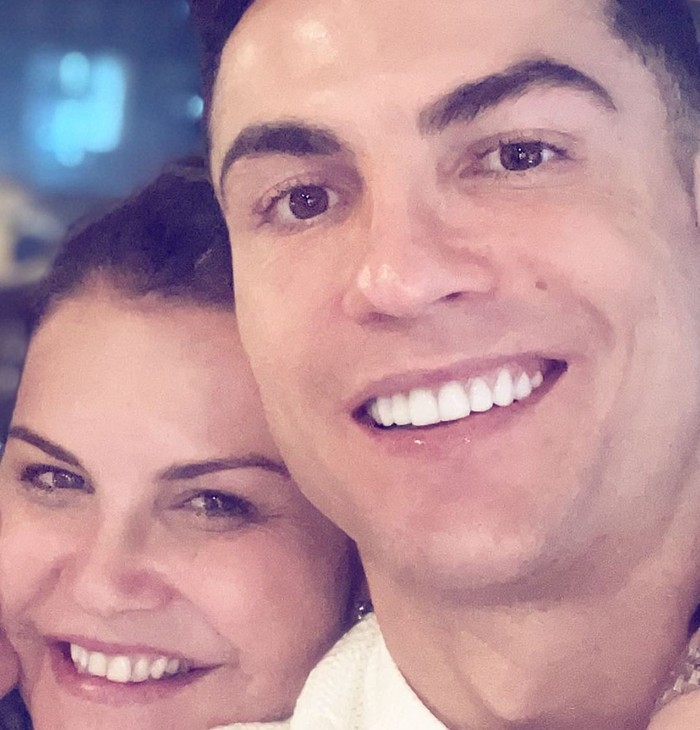 Katia Aveiro Katia Aveiro, kakak Cristiano Ronaldo