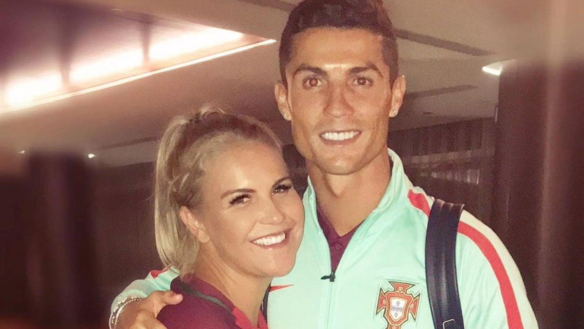 Katia Aveiro dan sang adik tercinta, Cristiano Ronaldo. (Foto: Instagram @katiaaveirooficial)