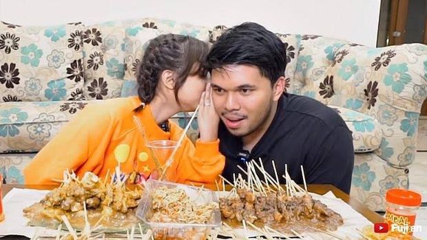 Kulineran Romantis Thariq Halilintar dan Fuji Saat di Singapura
