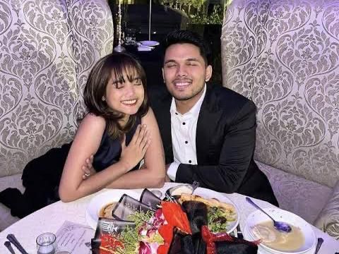 Kulineran Romantis Thariq Halilintar dan Fuji Saat di Singapura