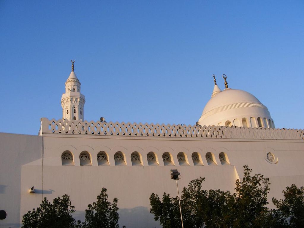 Riwayat Masjid Al-Qiblatain, Saksi Perpindahan Arah Kiblat