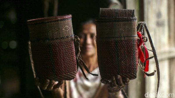 Mengenal Timei Tas Rajut Khas Sebujit