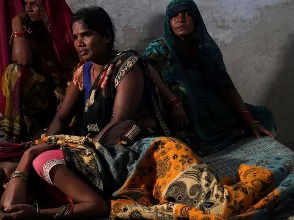 Misteri Mayat Kakak-Beradik yang Ditemukan Tergantung di India Misteri Mayat Kakak-Beradik yang Ditemukan Tergantung di India