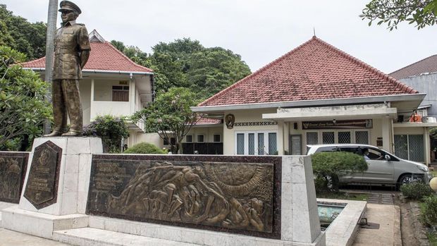Museum Sasmita Loka Ahmad Yani Suasana pekarangan di Museum Sasmita Loka Ahmad Yani di Jakarta, Kamis (29/9/2022). Museum yang awalnya merupakan rumah pribadi Jenderal Ahmad Yani itu merupakan saksi bisu peristiwa G 30 S/PKI yang menewaskan Jenderal Ahmad Yani. ANTARA FOTO/Muhammad Adimaja/wsj.