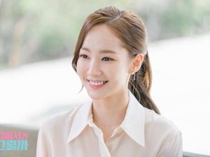 Skandal Mantan Pacar Park Min Young, Foya-foya di Kelab Ditemani 10 Wanita