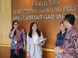 Kesan-kesan Prilly Latuconsina Jadi Dosen di UGM