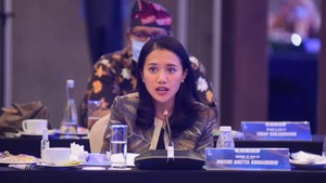 Puteri Komarudin, Nominator Legislator Perempuan Peduli Literasi Keuangan