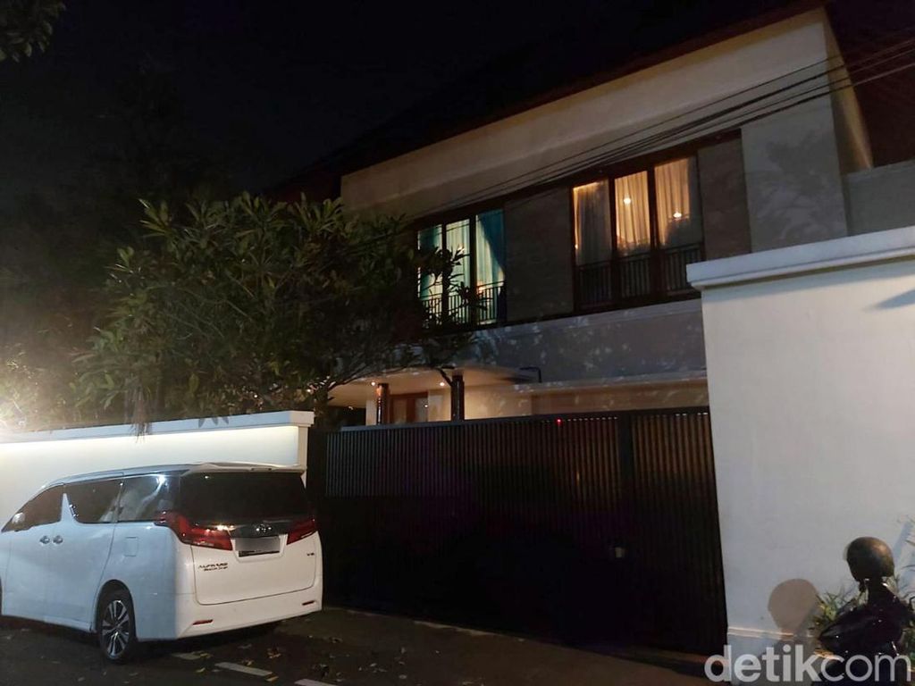 Penampakan Rumah Mewah Rizky Billar, Ternyata Cuma Ngontrak Penampakan Rumah Mewah Rizky Billar, Ternyata Cuma Ngontrak