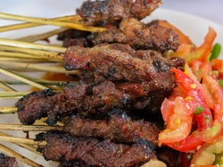 Empuk Juicy! 5 Sate Maranggi Enak di Jakarta Buat Makan Siang
