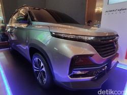 Wuling Almaz Hybrid Nongol, Kapan Bisa Dipesan?