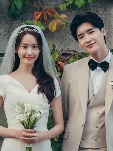 Yoona dan Lee Jong Suk di drama Big Mouth